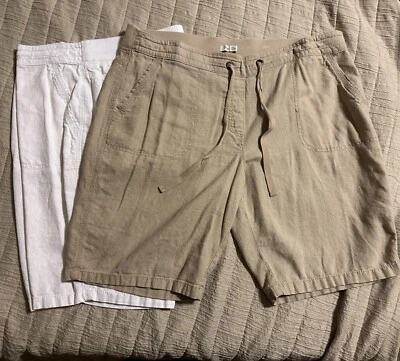 Pantalones Cortos para Caminar Para Mujer Per Se Mezcla de Lino Talla 16 - 2 Pares, Caqui y Blanco Usados en Excelente Condición Foto 1 de 2