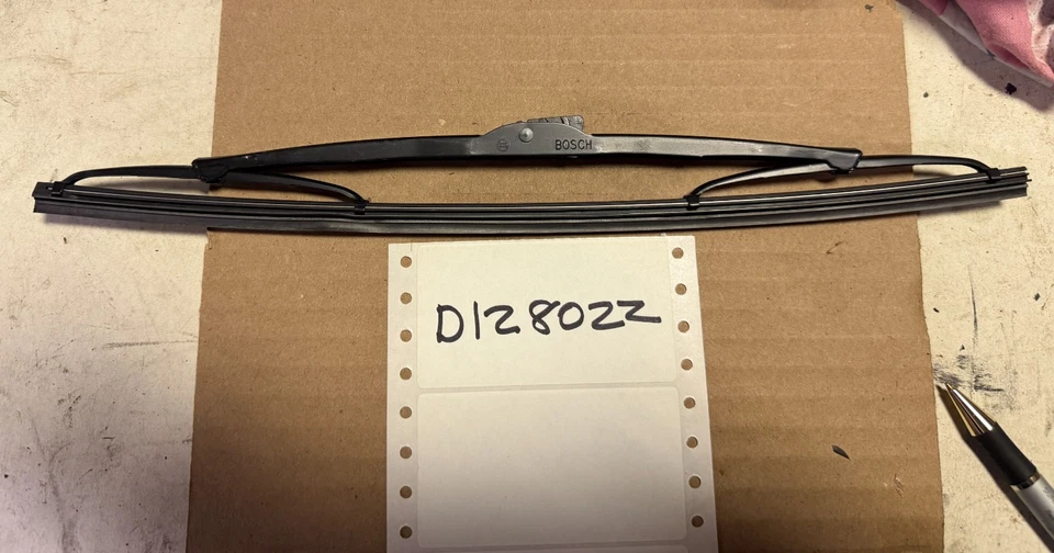 CNH OEM D128022 Wiper Blade | Case & NH Backhoe, Landscaper, Tractor Loader - Image 1 of 1
