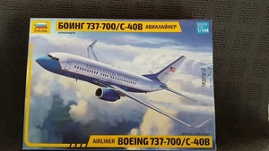 1/144 Zvezda Boeing 737-700/C-40B - Picture 1 of 1
