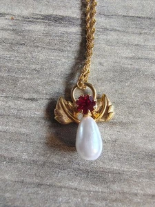 Vintage Engel Halskette goldfarben Kunstperlen rot Strass doppelt verschlungen Kette - Bild 1 von 6