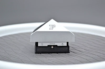 Buscador de prisma a nivel de ojo Nikon sin medición para cámara Nikon F 35 mm película SLR Foto 1 de 4