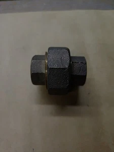 33250-8-8 Red Brass Pipe Union Class H150# Female 1/2 NPT to Female 1/2 NPT - Picture 1 of 2