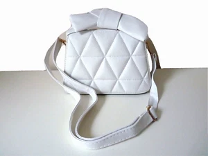 WHITE FAUX LEATHER QULTED FLAP KNOT BOW DETAIL HANDLE+SHOULDER STRAP MINI BAG - Picture 1 of 5