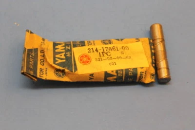 NOS YAMAHA DT1 DT2 DT3 RT1 RT2 RT3 DRIVE GEAR AXLE PART# 214-17861-00-00 - Image 1 of 4