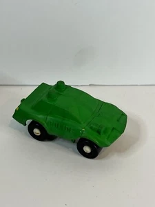 VINTAGE ALTE WEE WHEELS GRÜN POLIZEIAUTO SPIELZEUG GUMMI KUNSTSTOFF SPIELZEUG - Bild 1 von 4