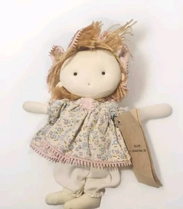 Vintage KY INTL Stoffpuppe Garn Haare Hut und Kleid Sammlerstück Handarbeit Mädchen Spielzeug süß - Bild 1 von 5