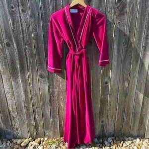 Vintage 1960s Vanity Fair Long Robe Size XS USA Made - Picture 1 of 5