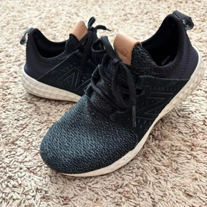 Zapatillas deportivas New Balance Fresh Foam Cruz para mujer 6,5 negras WCRZRRB - Imagen 1 de 11