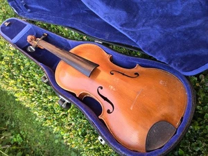 nicely flamed old 4/4 Violin violon w. a lions head & "Stainer" branding at back - Picture 1 of 15