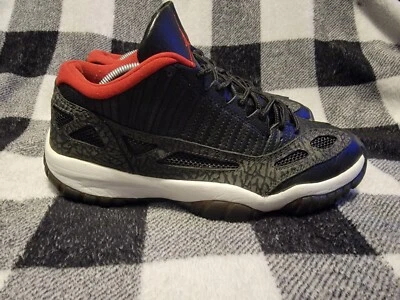 Jordan 11 Retro Low IE Negro Rojo Carbón 2003 306008-061 Hombre 9 Sin Caja Foto 1 de 4