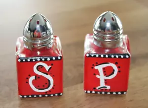 Hand Painted Mini Salt & Pepper Shakers Red Onion Crafty Spices - Picture 1 of 4