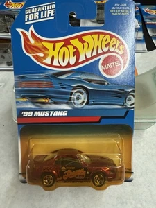 HOT WHEELS 2000 99 Mustang, Red, Main Line #098 - Picture 1 of 3