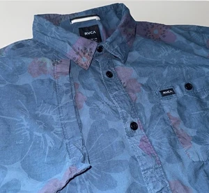 Camicia RVCA uomo XL blu floreale manica corta bottoni cotone vestibilità rilassata tasca - Foto 1 di 8