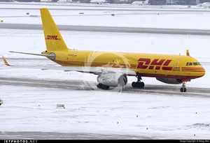 Tupolev Tu-204 - DHL RA 64024 - decal BOA 44116 - Bild 1 von 4
