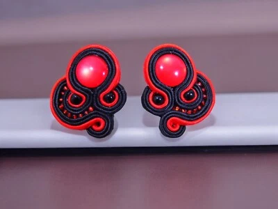 Rote Ohrringe in Soutache-Technik, handgenäht. - Bild 1 von 4