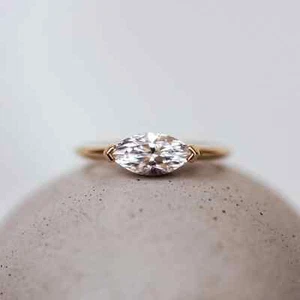 Messerschneide Schaft Marquise-Schliff 1,00 kt Moissanit 10 K Gelbgold Verlobungsring - Bild 1 von 10