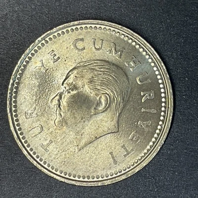 1993 TURKEY 1000 Lira Atatürk Wheat Ears Crescent Moon Star UNC World Coin - Image 1 of 2