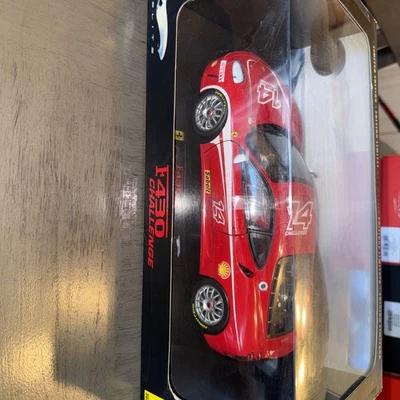 Hot Wheels Elite Ferrari F430 Challenge escala 1:18 Foto 1 de 4