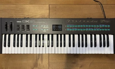 YAMAHA DX21 DIGITAL PROGRAMMABLE ALGORITHM SYNTHESIZER 61-Key FM 2-Channel - Image 1 of 4