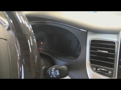 Medidor de velocímetro usado serve: 2011 Hyundai Genesis cluster MPH Sdn Supervision op - Imagem 1 de 4