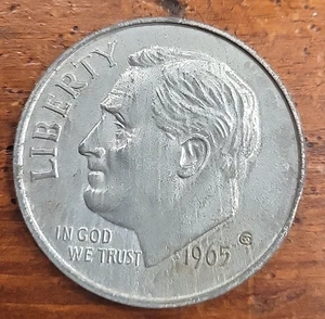 Large Oversized 1965 Coin Roosevelt Dime Novelty 3" Diameter Coaster/Paperweight - Picture 1 of 2