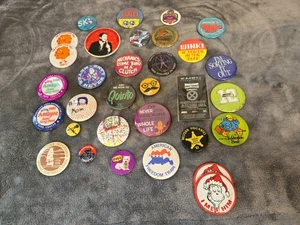 Lote de 30+ piezas vintage de botones alfiler variedades mixtas - Imagen 1 de 7