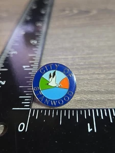 Pin de solapa City of Stanwood logotipo Y1 - Imagen 1 de 2