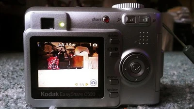 Cámara digital Kodak EasyShare C533 - plateada probada y funcionando Foto 1 de 4