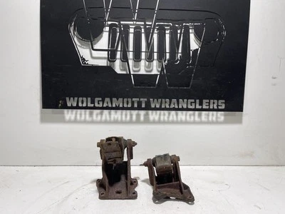 Right & Left Engine Motor Mount Bracket 2.5 97-02 Jeep TJ Wrangler PAIR OEM CC - Image 1 of 4