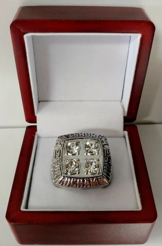 Terry Bradshaw- 1979 Pittsburgh Steelers Super Bowl Silver Color Ring W Wood Box Cover