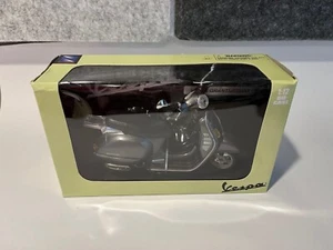 Vespa 1:12 Scale Model New in Box Old Stock - Cute Fun Scooter - Picture 1 of 1