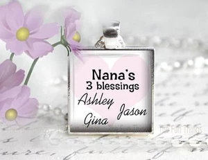 Personalized Grandma Grandkids Pendant Charm Key chain Grandmother Gift 3 Names - Picture 1 of 1