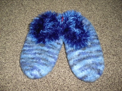 Hausschuhe gefilzt ca. Gr. 30, 19cm blau meliert mit Rand Handarbeit Unikat !!! - Bild 1 von 3