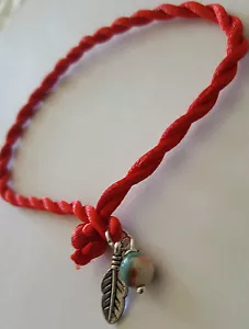 Pulsera de Pluma Plata Protectora Cuerda Roja Jaspe Tierra Ajustable Cabalá - Imagen 1 de 6