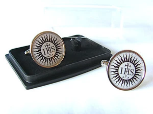 IHS MONOGRAM HOLY NAME OF JESUS CHRISTIANITY MENS CUFFLINKS GIFT - Picture 1 of 1