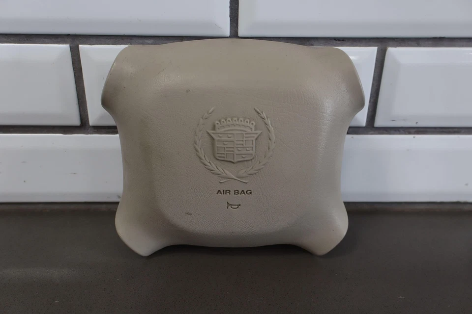 2000 Cadillac Escalade GMT400 Left LH Driver Wheel Air Bag Shale OEM - Image 1 of 4