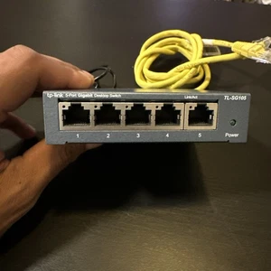 TP-Link TL-SG105S-M2 5-Port Multi-Gigabit 2.5G Ethernet Switch Network Switch - Picture 1 of 10