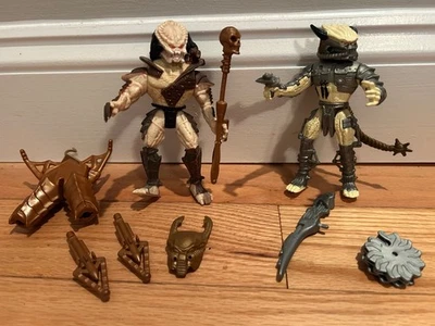Kenner 1994 Predator Spiked Tail Predator  & 1996 Scavage Predator - Image 1 of 4