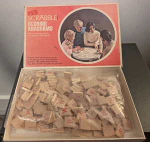 Scrabble Scoring Anagrams Vintage Word Game COMPLETE 1975 READ, BOX DAMAGE - Picture 1 of 5