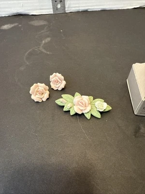 Avon Porcelain Petals Brooch Pin And Earing Petal Pink - Image 1 of 4