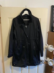 Abrigo Chaqueta Impermeable Zara Mujer con Capucha, Color Negro - Talla EUR M - Imagen 1 de 11