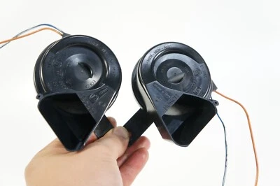 2006-2011 mercedes ml350 gl450 low high pitch tone note horn signal pair 2 oem - Image 1 of 4