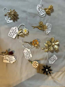 Lot of (9) Vintage Floral/Flower Brooches Various Designs/Colors Fashion Jewelry - Picture 1 of 24
