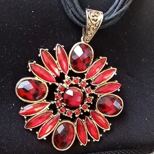 Vintage red pendant cord necklace - Picture 1 of 5
