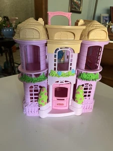 Fisher Price Small Doll House - Picture 1 of 9