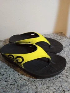 OOFOS Bright Yellow Flip Flop OOriginal Recovery Sandal Men Size 7 Women Size 9 - Picture 1 of 12
