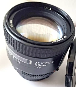 DDU Nikon AF NIKKOR 85mm F/1.8 Lens No. 208127 VG - Picture 1 of 7