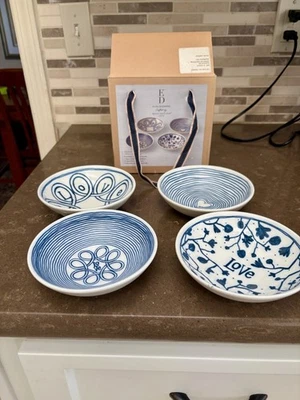Nuevo Ellen DeGeneres de Royal Doulton "Blue Love" Juego de 4 Cuencos 5.5" Foto 1 de 4