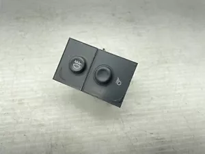 ♻️2003-2006 Chevy Silverado GMC Sierra Fog Light Push Button Dash Switch - Picture 1 of 4