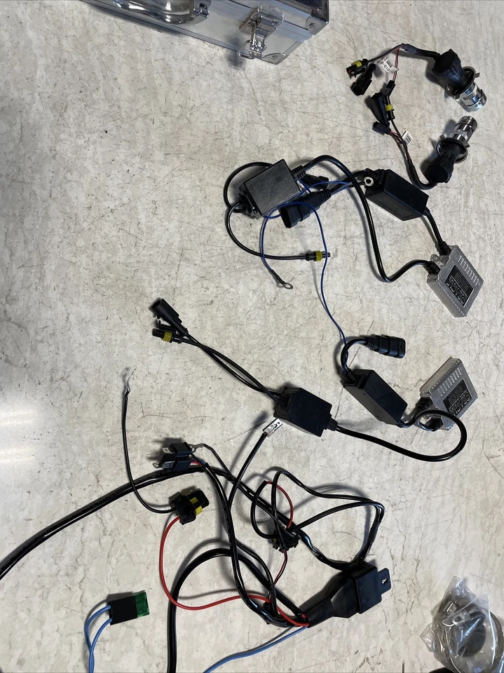 Oracle Lighting 8122-013 Canbus 6000K Bi-Xenon HID Kit - Image 1 of 4